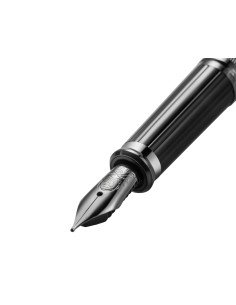 2-AT0086WG-167FJ_CROSS_Century_II_Midnight_Black_FP_Macro_tip.jpg